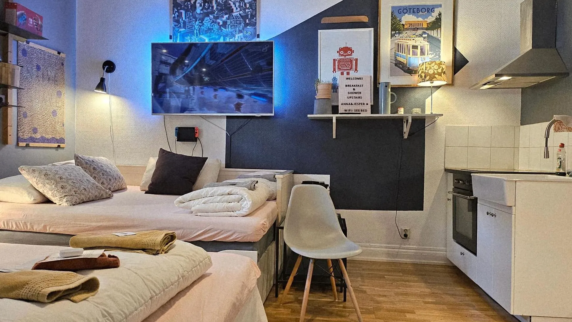 Ow, By A&J - Familj & Bilen & Hunden - Liseberg & Avenyn! Bed & Breakfast Gothenburg 4*,  Sweden